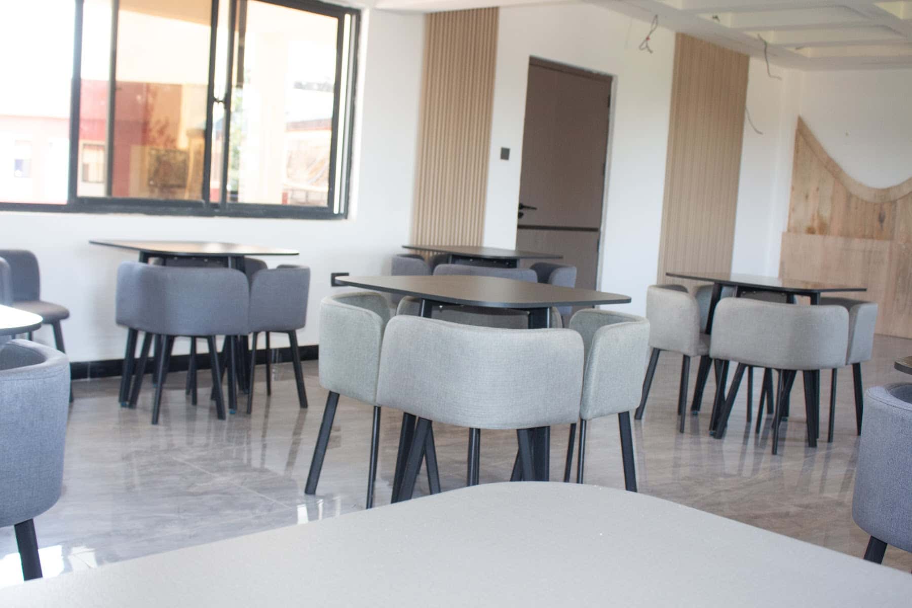 Ground floor: the restaurant and bar, The Leishen (10)