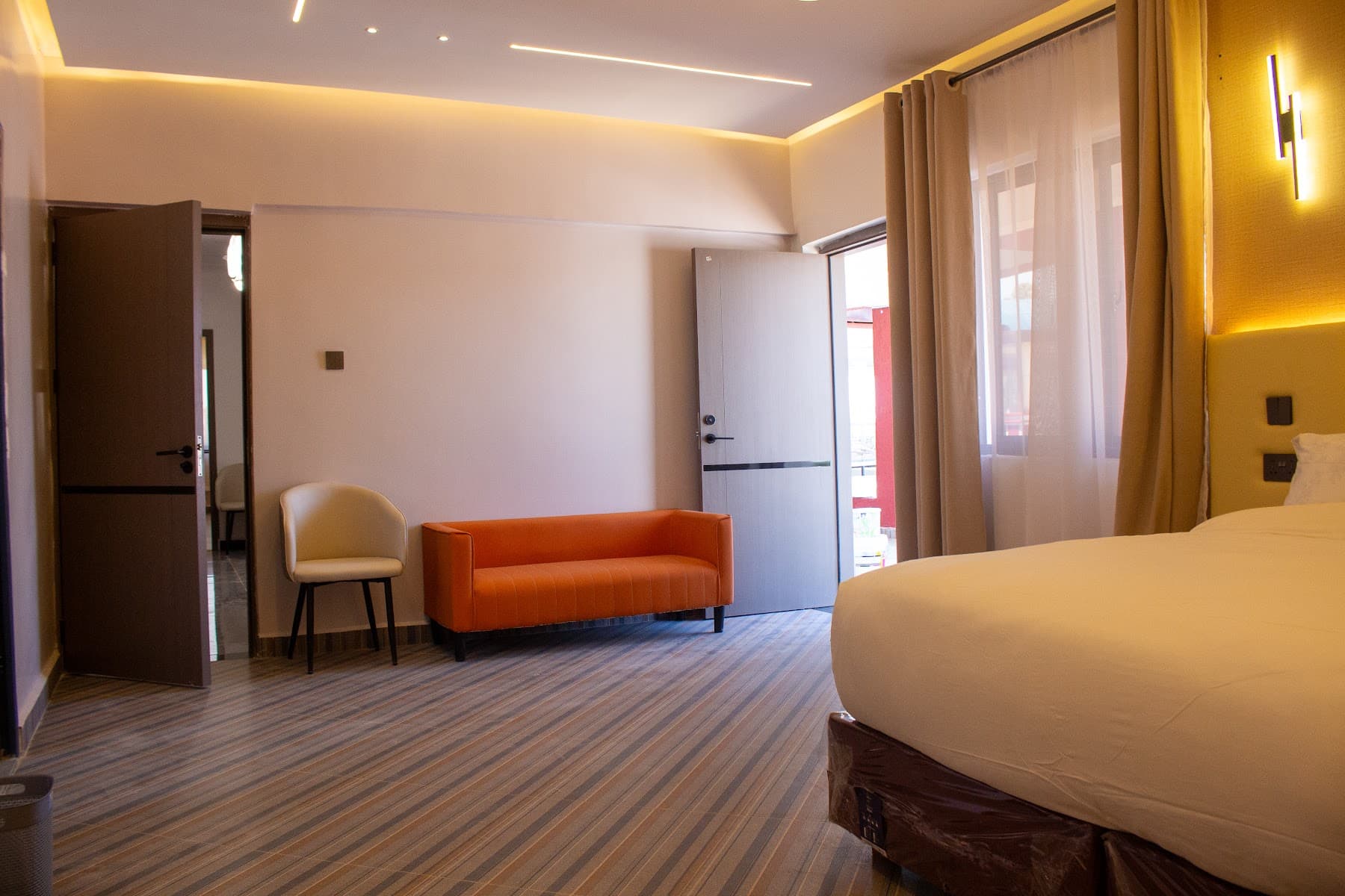 A suite sitting room at The Leishen